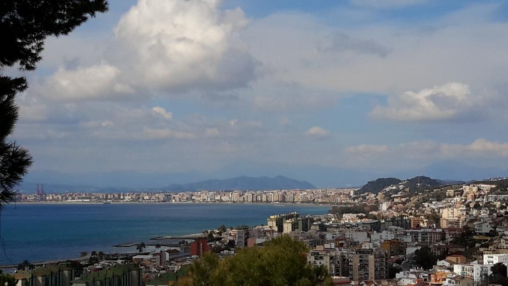 Malaga Centro Apartamentos エクステリア 写真