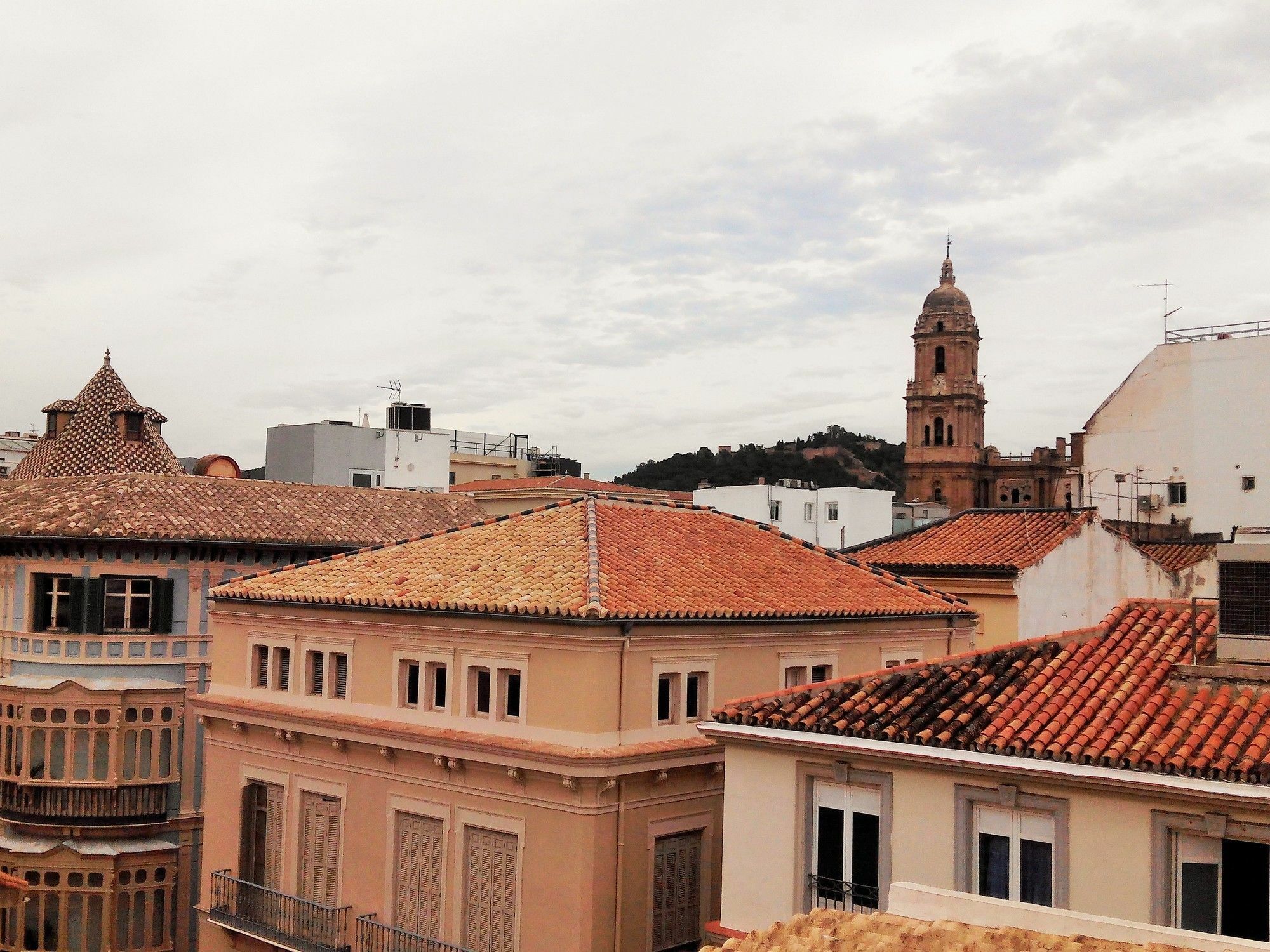 Malaga Centro Apartamentos エクステリア 写真